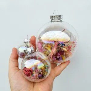 Kerstballen-met-droogbloemen