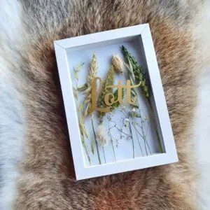 Lijstje-met-droogbloemen-groen