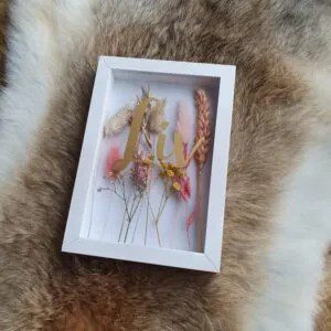 Lijstje-met-droogbloemen-liv-scaled