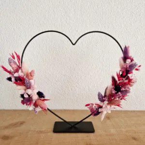 Hart-met-droogbloemen-roze-en-paars