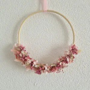 Droogbloemenkrans alleen onder droogbloemen