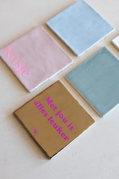 gepersonaliseerd tegeltje met tekst